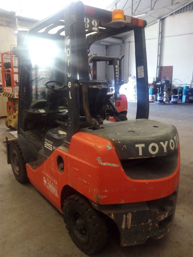 Forklifts-> Diesel forklift: TOYOTA 52-8FDF25  17000€