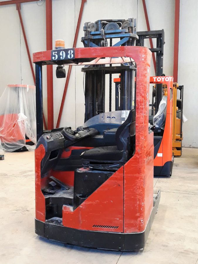 Indoor machinery-> Retractable Forklift: BT RR B2  6300€